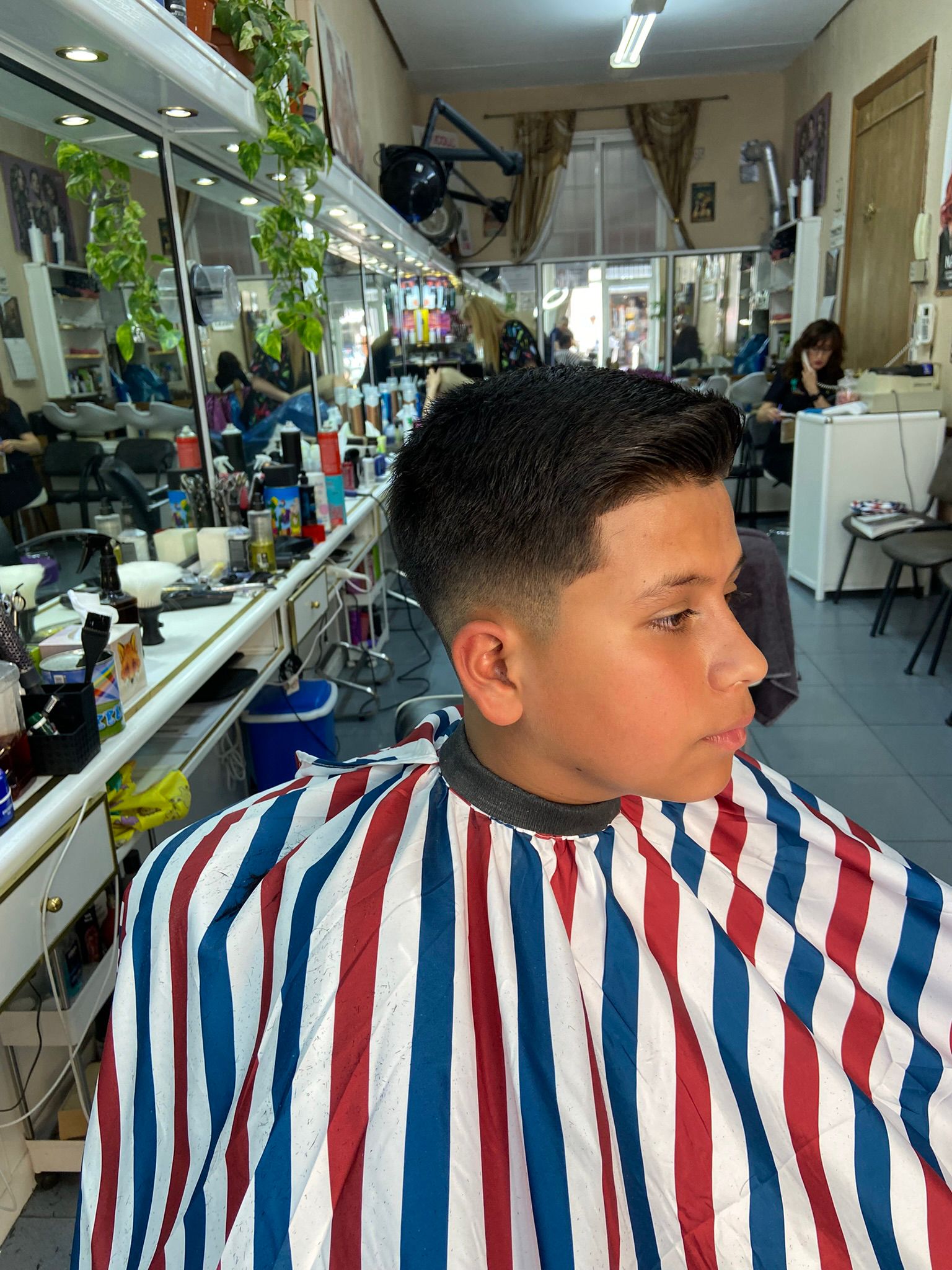 Skin fade lateral muy preciso